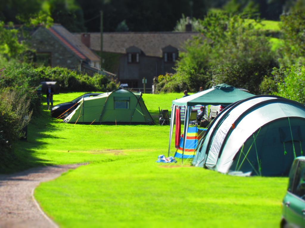 Hele Valley Holiday Park Ilfracombe Exterior foto